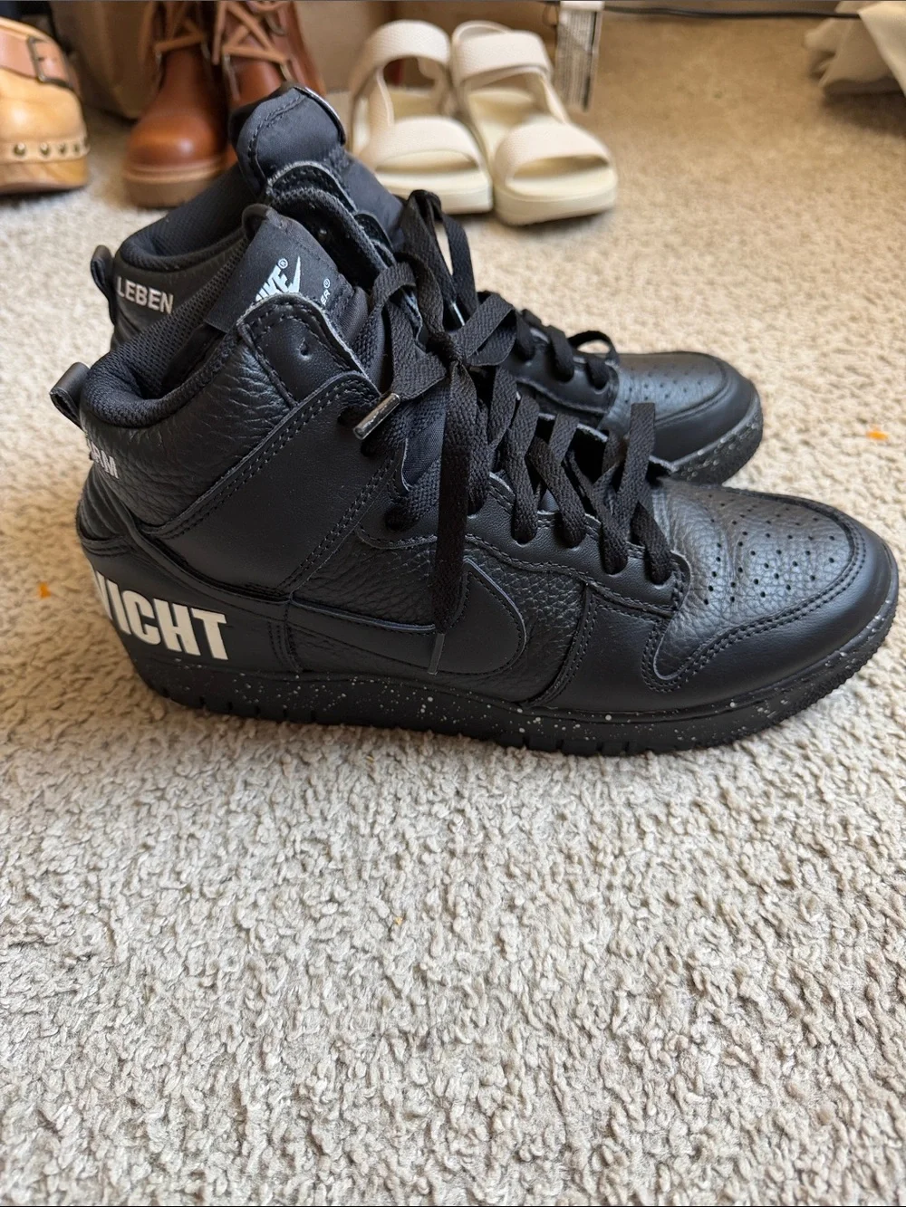 Nike undercover DQ4121-001 Black High-Top Sneakers with Subtle Speckle Sole